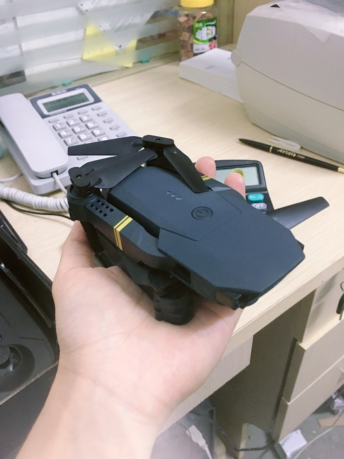 E58 Folding Aerial Wifi Image Transmission Four-axis Remote Control Toy — view 6